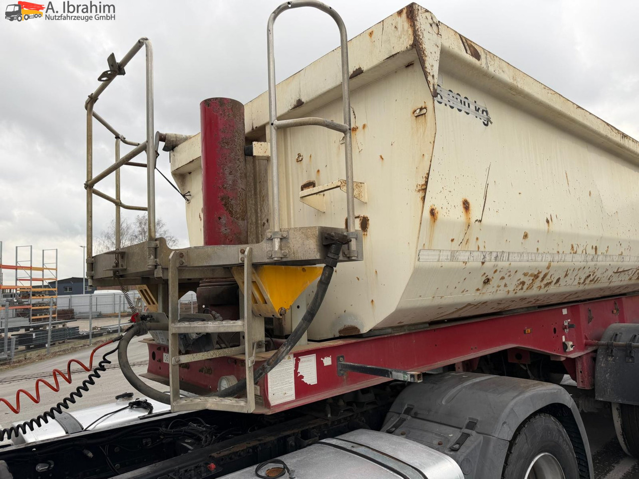 Langendorf SKS-HS 24/30 Hardox | Stahlmulde | 26m³ | Scheibenbremse | Lift-Achse - Самосвальный полуприцеп: фото 3 Langendorf SKS-HS 24/30 Hardox | Stahlmulde | 26m³ | Scheibenbremse | Lift-Achse - Самосвальный полуприцеп: фото 3