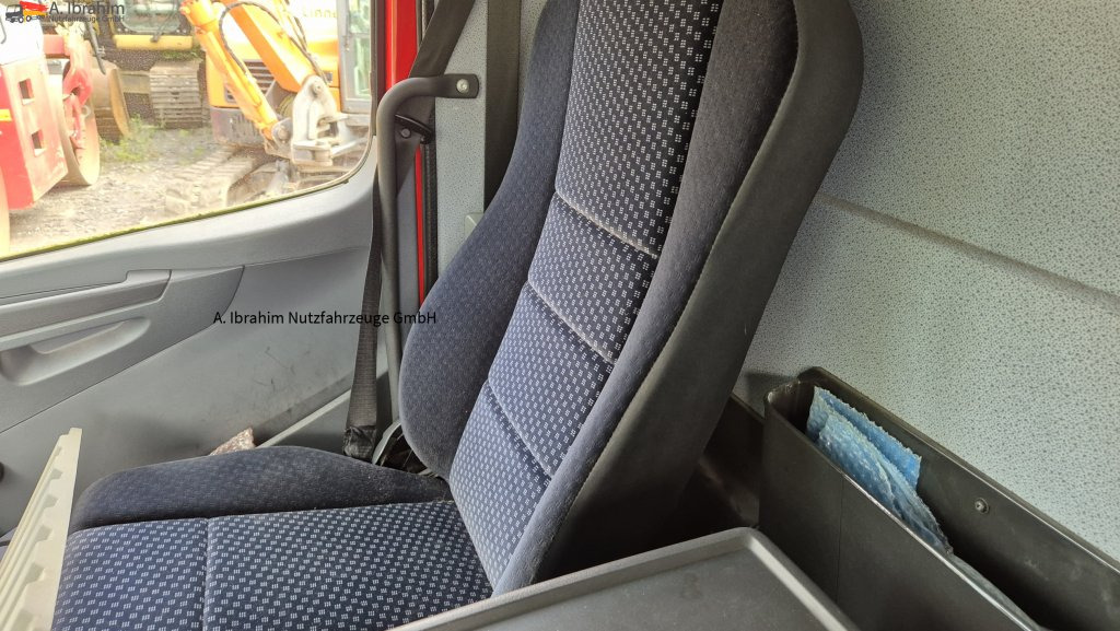 Mercedes-Benz 1222 Werkstattkoffer mit Regalsystem - Грузовик с закрытым кузовом: фото 5 Mercedes-Benz 1222 Werkstattkoffer mit Regalsystem - Грузовик с закрытым кузовом: фото 5