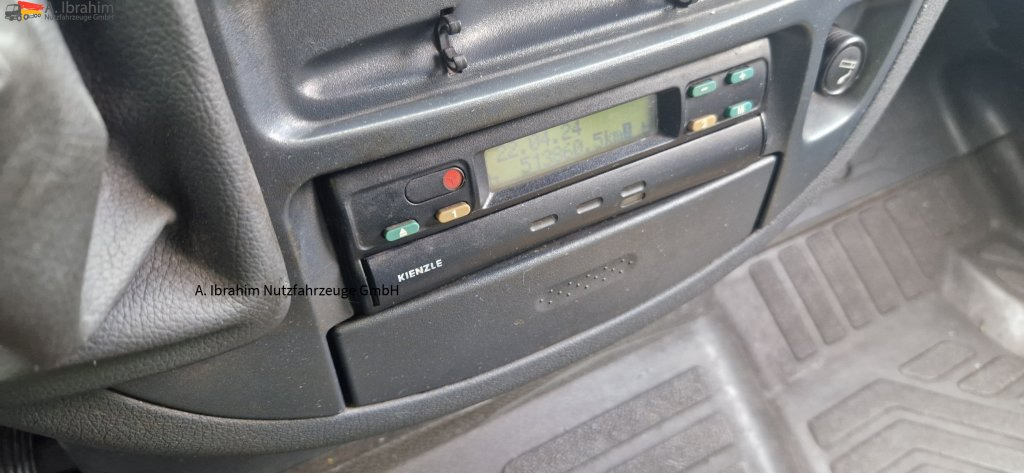 Mercedes-Benz 413 CDI Tiefkühlfächer, autom. Verkaufsklappe Rost ja, Basis ist ok - Фургон-рефрижератор: фото 2 Mercedes-Benz 413 CDI Tiefkühlfächer, autom. Verkaufsklappe Rost ja, Basis ist ok - Фургон-рефрижератор: фото 2