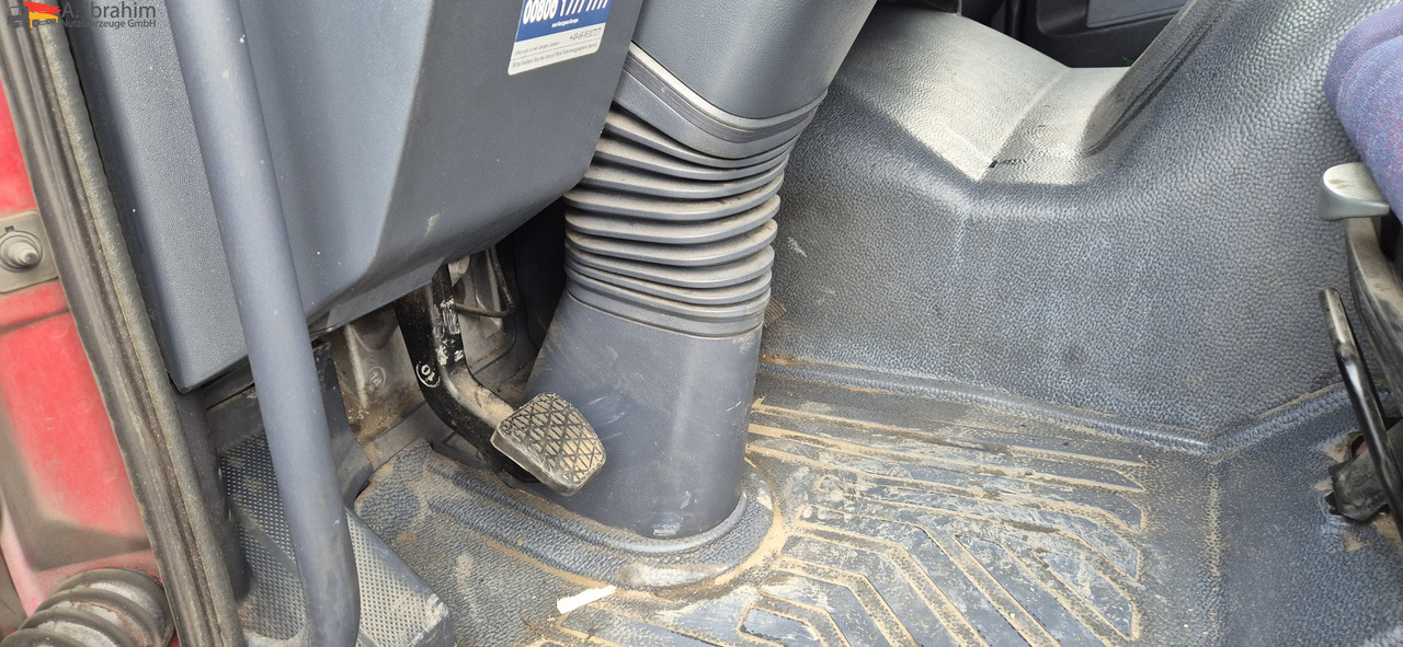 Mercedes-Benz 823 LBW | Radstand 4900 mm | 7.2 m Pritsche Klima | 3 Pedals - Тентованный фургон: фото 4 Mercedes-Benz 823 LBW | Radstand 4900 mm | 7.2 m Pritsche Klima | 3 Pedals - Тентованный фургон: фото 4