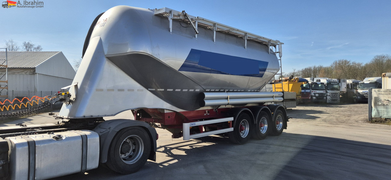 O.M.E.P.S Unfall, voll fahrbereit 35 cbm - Полуприцеп цистерна для сыпучих грузов: фото 1 O.M.E.P.S Unfall, voll fahrbereit 35 cbm - Полуприцеп цистерна для сыпучих грузов: фото 1