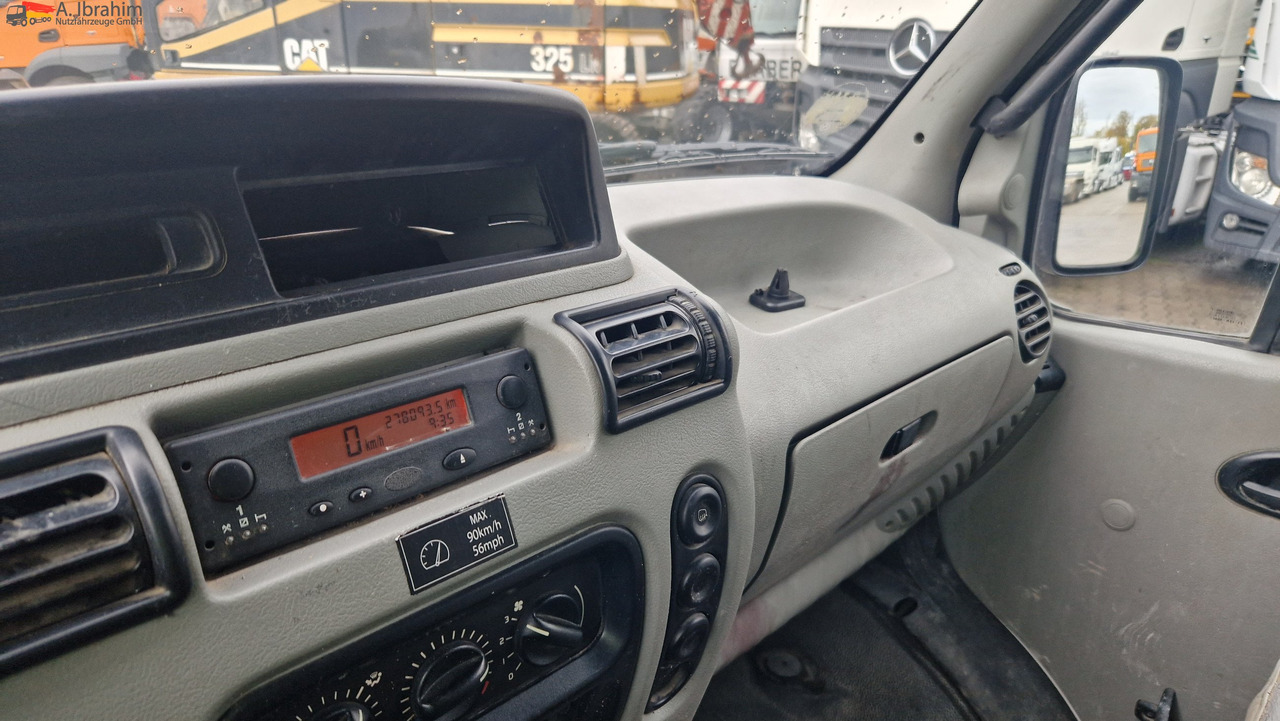 Renault 52AF, zwillingsbereift 2.8 nicht neu, aber läuft, - Цельнометаллический фургон: фото 5 Renault 52AF, zwillingsbereift 2.8 nicht neu, aber läuft, - Цельнометаллический фургон: фото 5