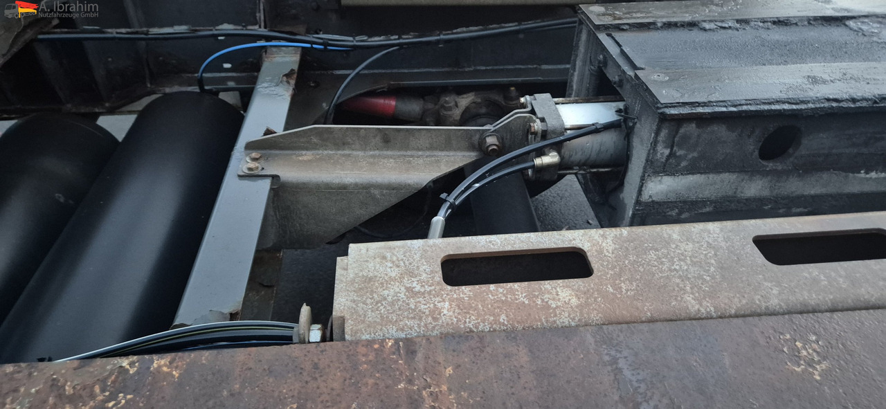 Schmitz SCF24 2x20,30,40,45 ft Multichassis, ausziehbar - Полуприцеп-контейнеровоз/ Сменный кузов: фото 5 Schmitz SCF24 2x20,30,40,45 ft Multichassis, ausziehbar - Полуприцеп-контейнеровоз/ Сменный кузов: фото 5