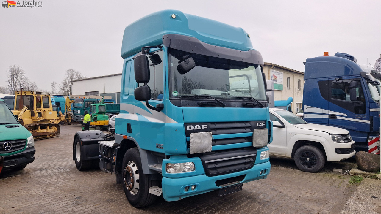 Daf FT CF 2x Nebenantrieb, Kipphydraulik deutsches Fahrzeug, fehlerfrei im Display - Тягач: фото 3 Daf FT CF 2x Nebenantrieb, Kipphydraulik deutsches Fahrzeug, fehlerfrei im Display - Тягач: фото 3