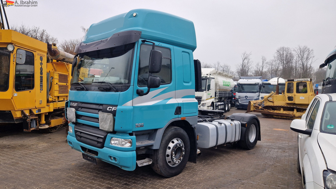 Daf FT CF 2x Nebenantrieb, Kipphydraulik deutsches Fahrzeug, fehlerfrei im Display - Тягач: фото 1 Daf FT CF 2x Nebenantrieb, Kipphydraulik deutsches Fahrzeug, fehlerfrei im Display - Тягач: фото 1