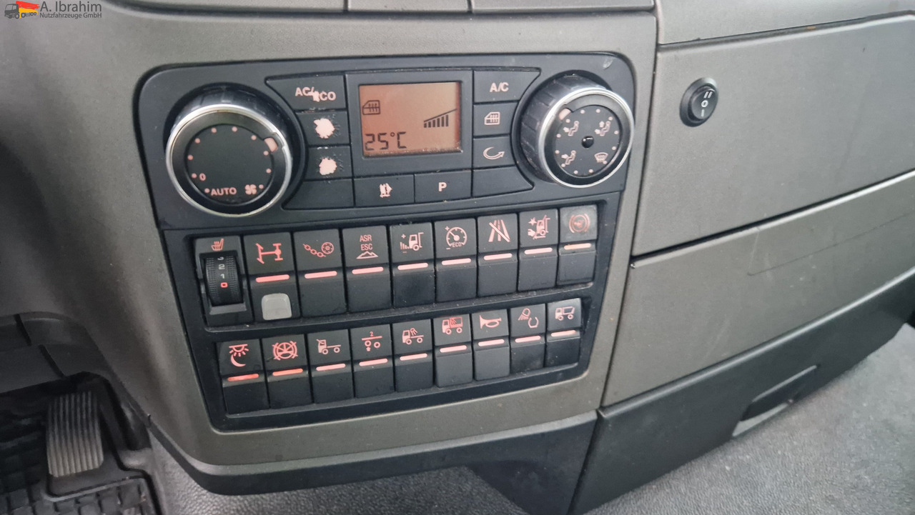 MAN 18.400 TGX Flachdach Retarder, Klima, 1 Bett, Kühlschrank - Тягач: фото 4 MAN 18.400 TGX Flachdach Retarder, Klima, 1 Bett, Kühlschrank - Тягач: фото 4