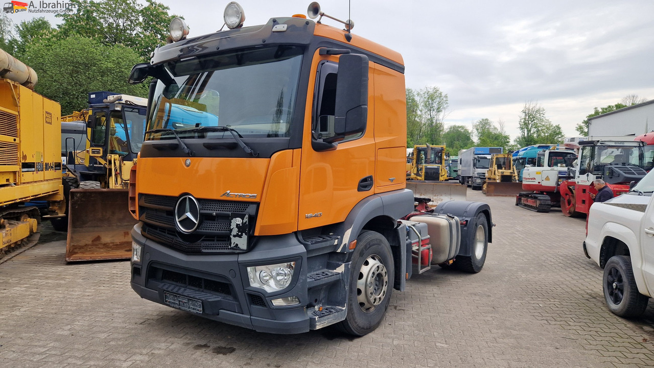 Mercedes-Benz 1840 Actros, 3x vorhanden, identisch deutsche Fahrzeuge einsatzbereit - Тягач: фото 1 Mercedes-Benz 1840 Actros, 3x vorhanden, identisch deutsche Fahrzeuge einsatzbereit - Тягач: фото 1