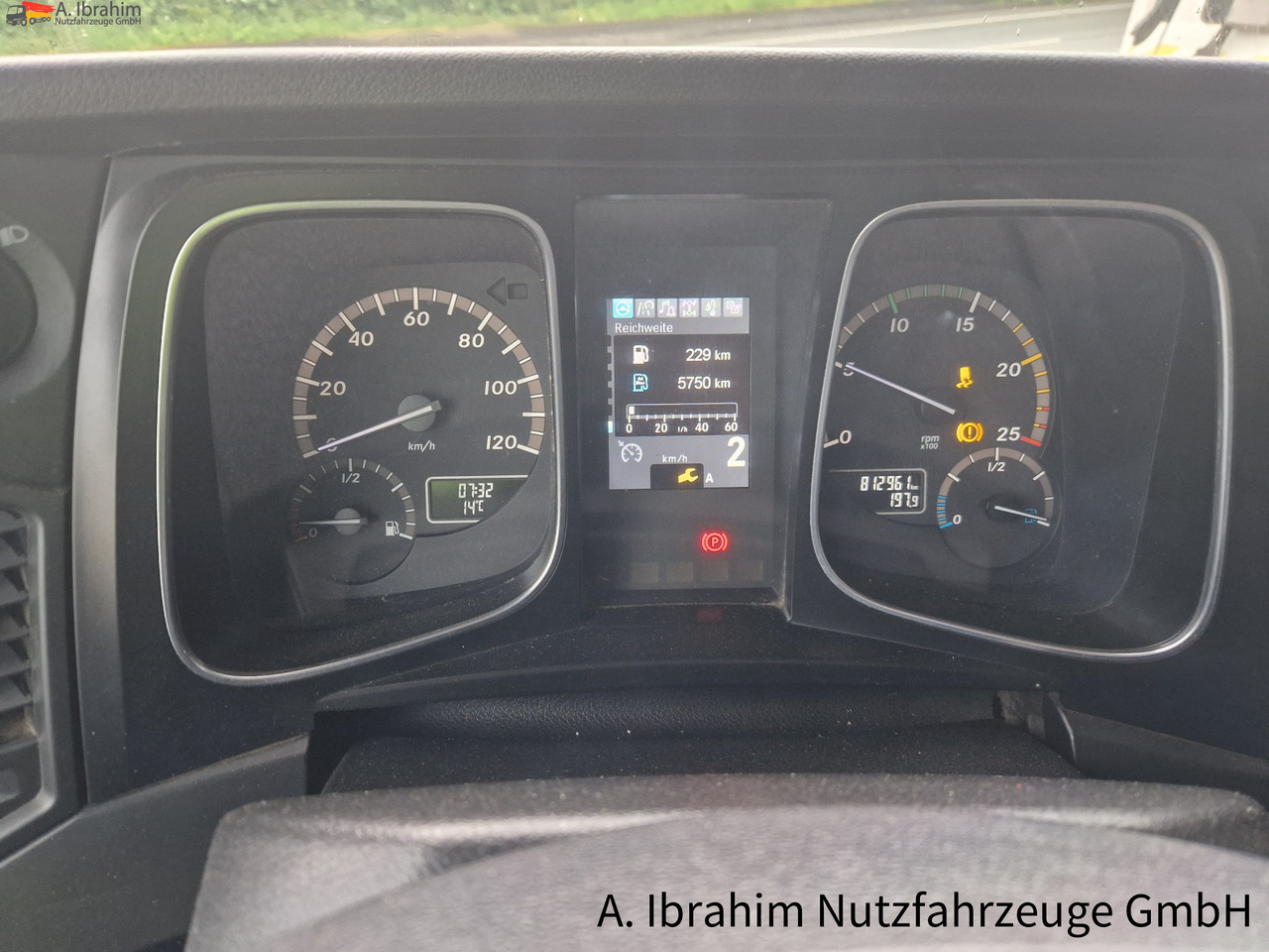 Mercedes-Benz 1845 Retarder Klima, Kühlschrank deutsches Fahrzeug - Тягач: фото 3 Mercedes-Benz 1845 Retarder Klima, Kühlschrank deutsches Fahrzeug - Тягач: фото 3