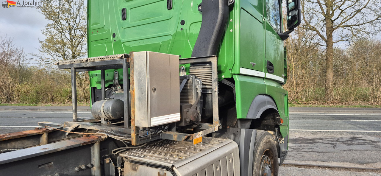 Mercedes-Benz DB 2853 4x4x2H Retarder - Тягач: фото 4 Mercedes-Benz DB 2853 4x4x2H Retarder - Тягач: фото 4