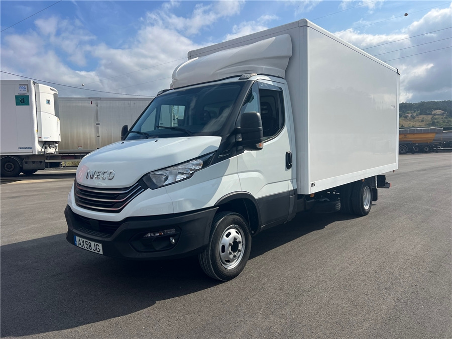 Iveco 35C16HA8 - Фургон с закрытым кузовом: фото 1 Iveco 35C16HA8 - Фургон с закрытым кузовом: фото 1