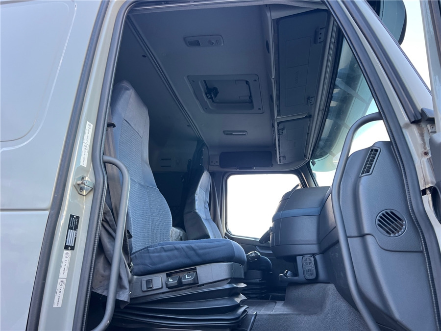 Тягач Volvo FH: фото 13