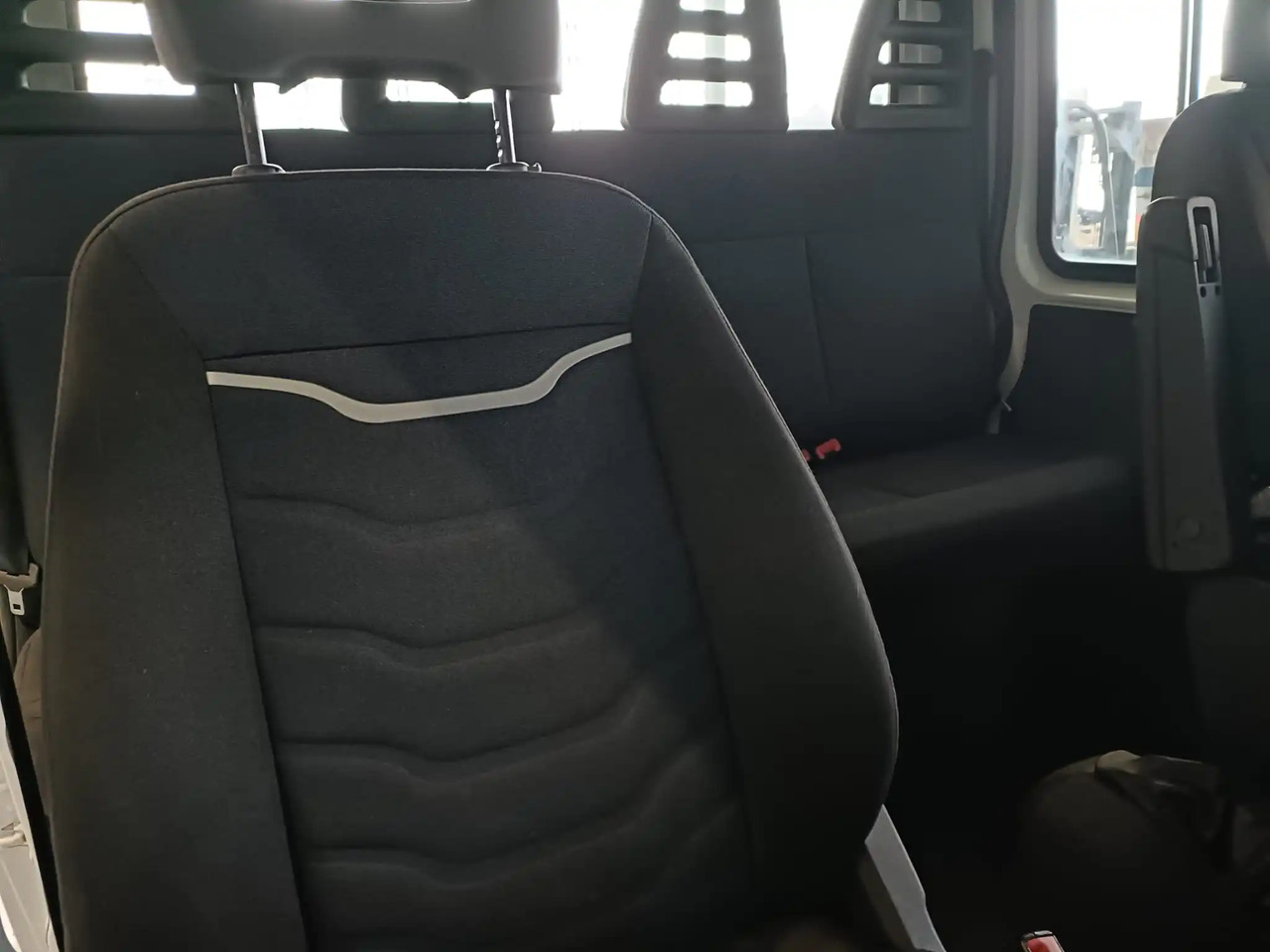 Малотоннажный самосвал IVECO DAILY 35C14 DOPPIA CABINA RIBALTABILE 2.3: фото 10