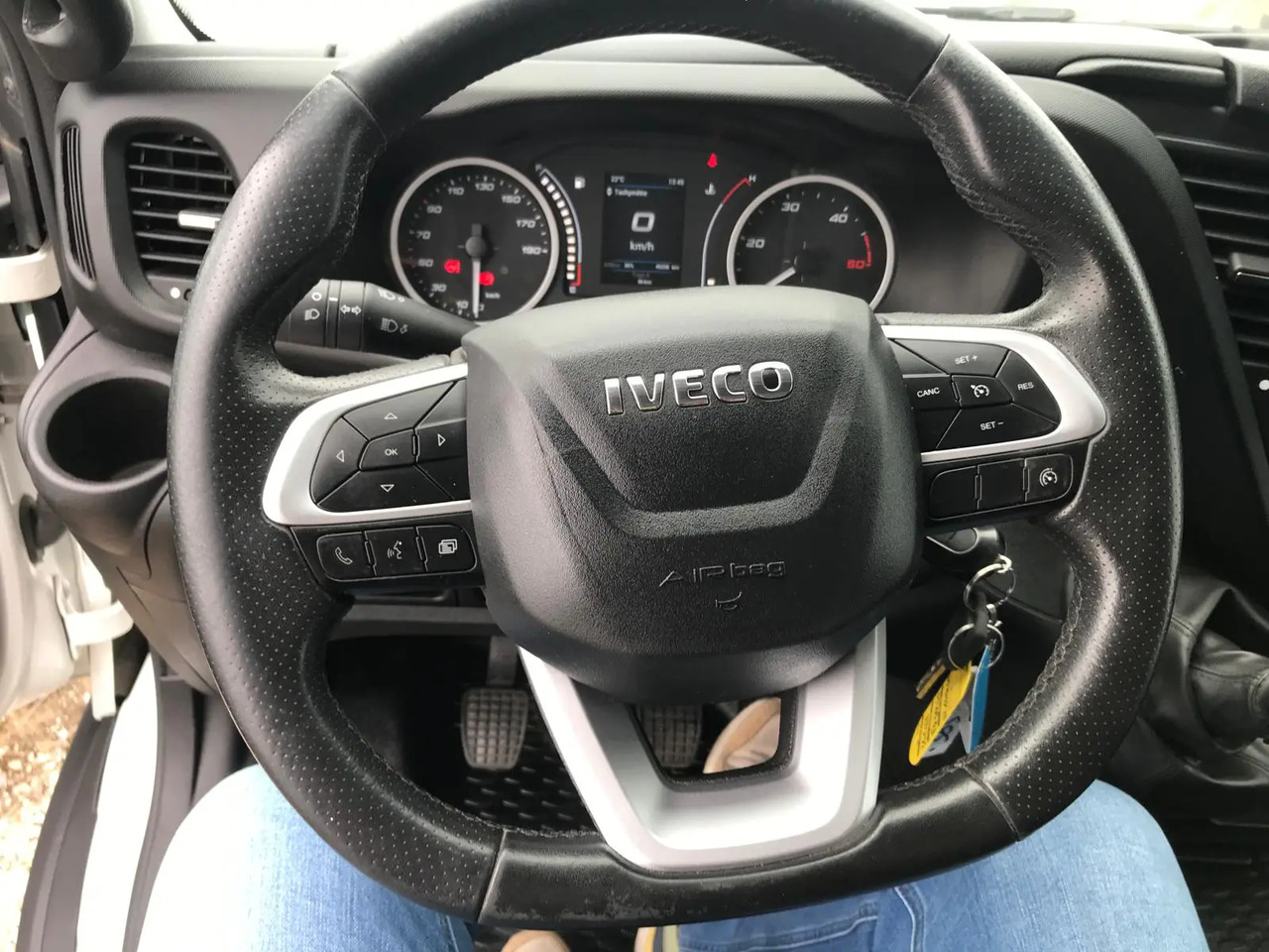 IVECO DAILY 35C16 CC 3000 - Тентованный фургон: фото 3 IVECO DAILY 35C16 CC 3000 - Тентованный фургон: фото 3