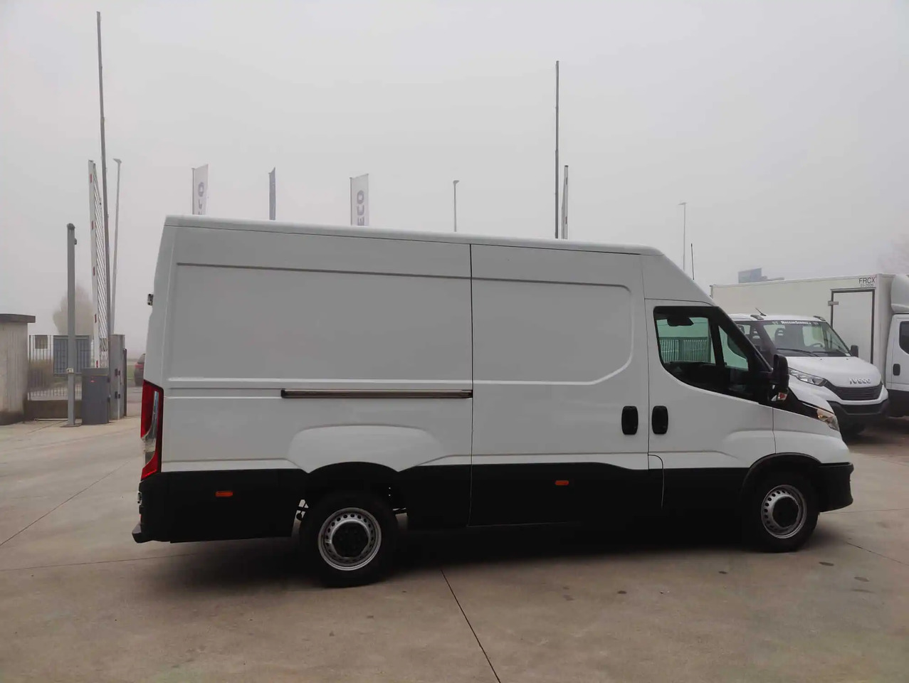 IVECO DAILY 35S14 3520L LH2 - Цельнометаллический фургон: фото 3 IVECO DAILY 35S14 3520L LH2 - Цельнометаллический фургон: фото 3