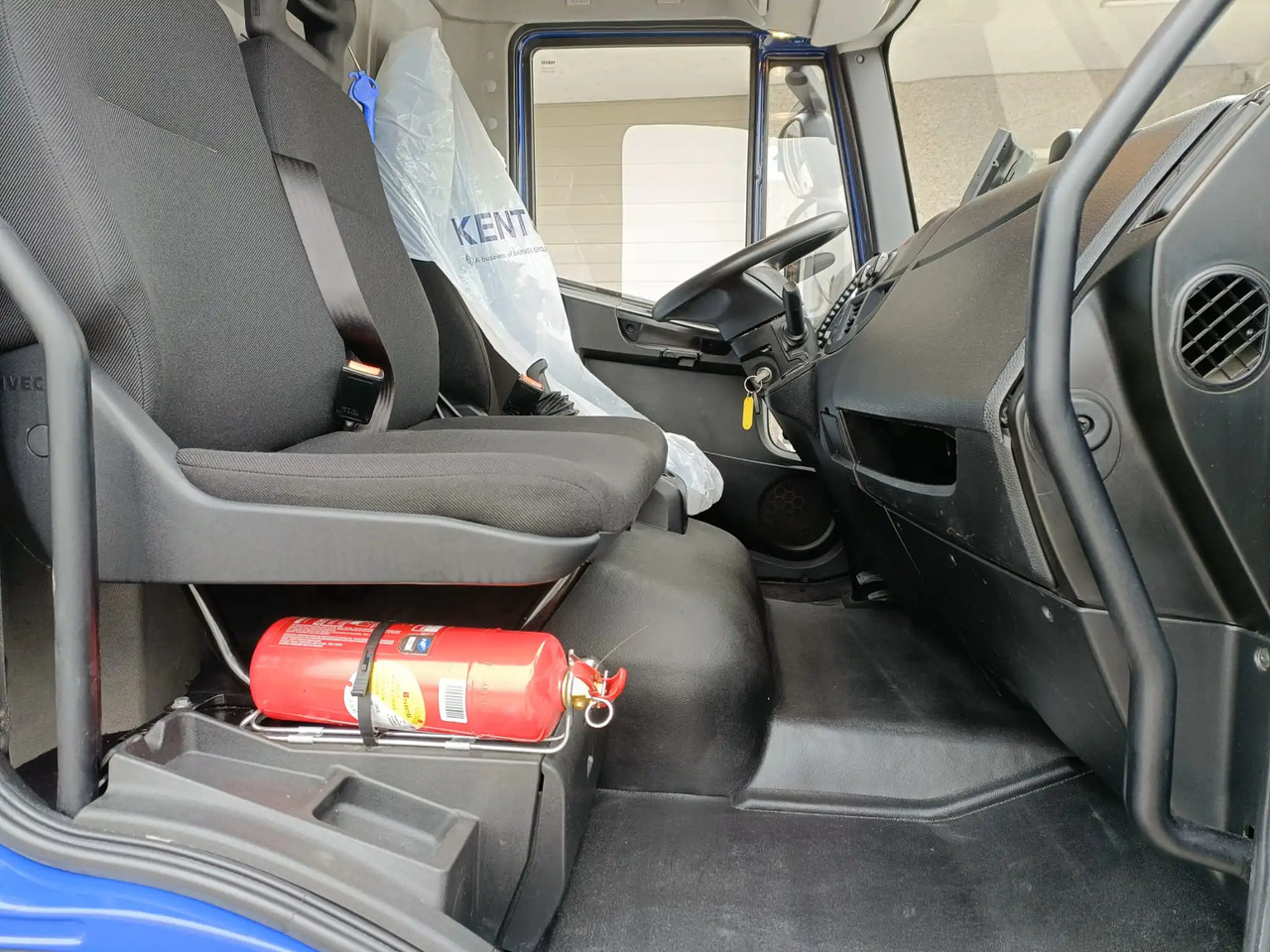 IVECO EUROCARGO 120E22P - Грузовик-шасси: фото 2 IVECO EUROCARGO 120E22P - Грузовик-шасси: фото 2