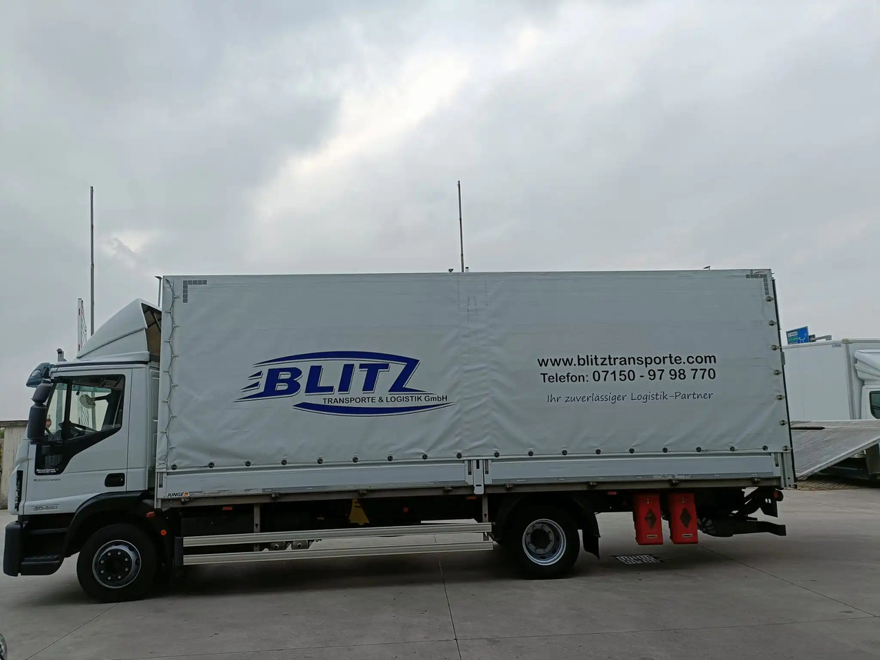 IVECO EUROCARGO 120E25P - Тентованный грузовик: фото 4 IVECO EUROCARGO 120E25P - Тентованный грузовик: фото 4