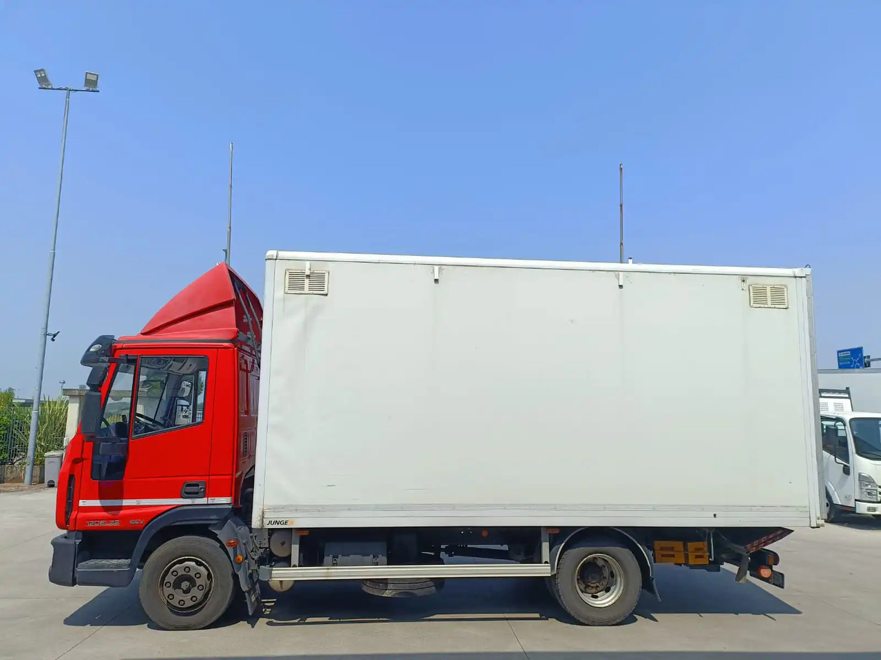 IVECO EUROCARGO 120EL22 - Грузовик с закрытым кузовом: фото 5 IVECO EUROCARGO 120EL22 - Грузовик с закрытым кузовом: фото 5