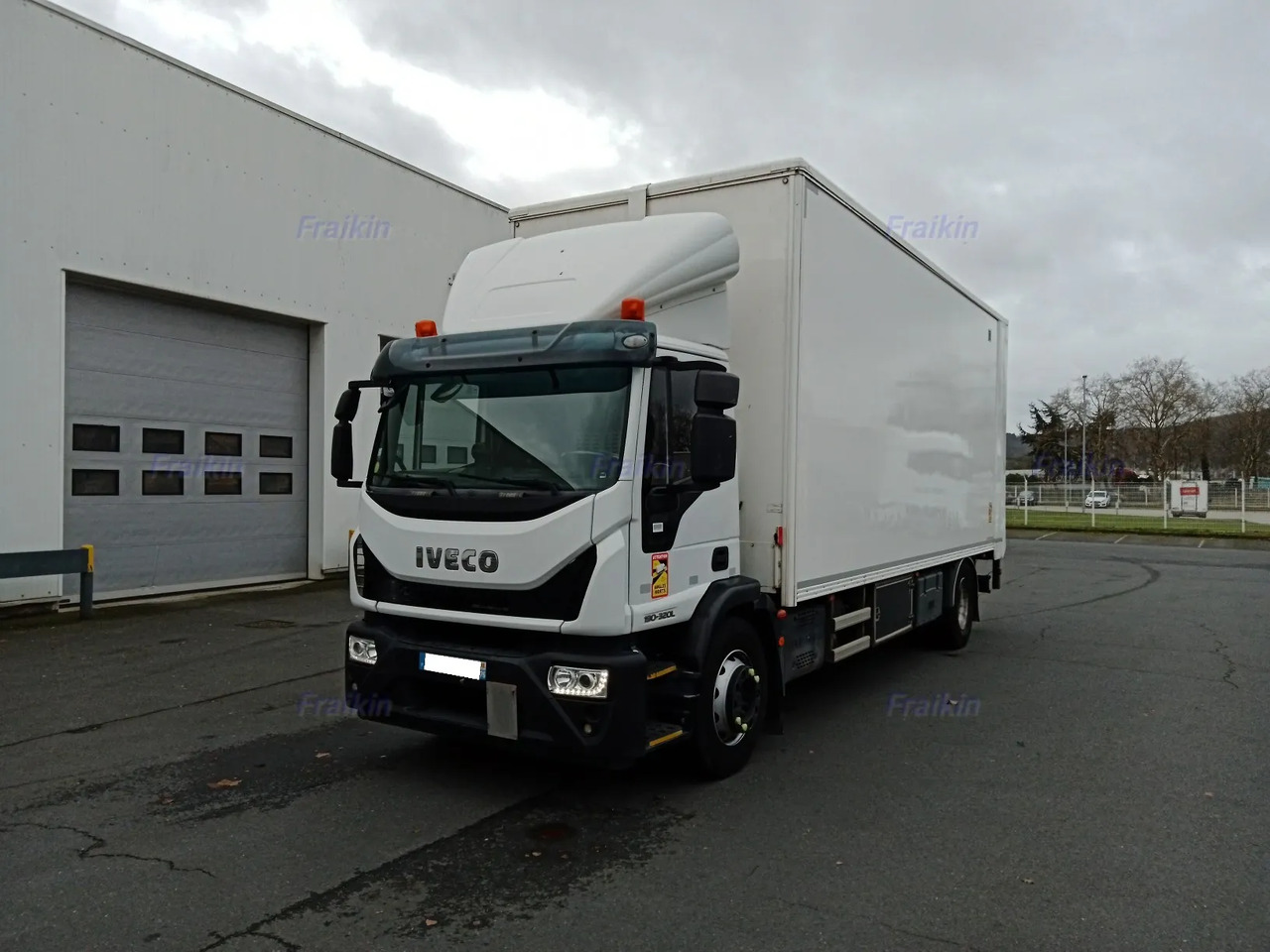 IVECO EUROCARGO 180EL32P EURO 6 - Грузовик с закрытым кузовом: фото 1 IVECO EUROCARGO 180EL32P EURO 6 - Грузовик с закрытым кузовом: фото 1
