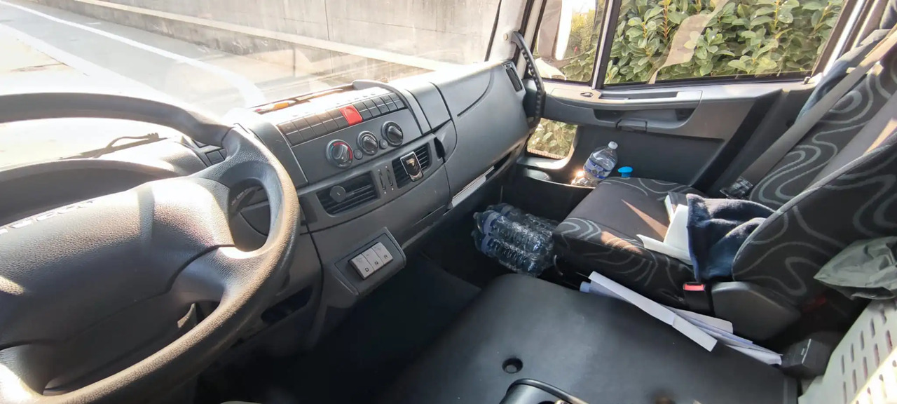 IVECO EUROCARGO 75E21 - Грузовик с закрытым кузовом: фото 4 IVECO EUROCARGO 75E21 - Грузовик с закрытым кузовом: фото 4