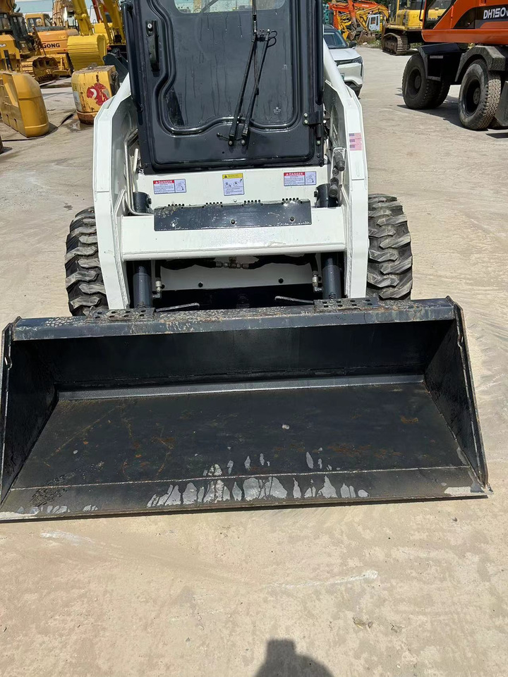 Bobcat S160 - Мини-погрузчик с бортовым поворотом: фото 1 Bobcat S160 - Мини-погрузчик с бортовым поворотом: фото 1