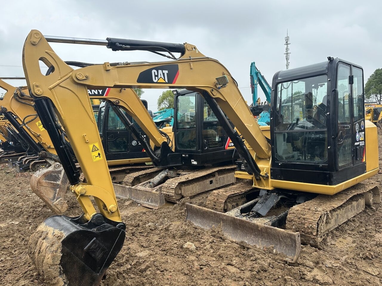 Caterpillar 305.5E - Мини-экскаватор: фото 1 Caterpillar 305.5E - Мини-экскаватор: фото 1