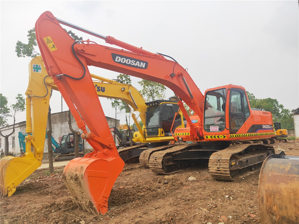 Doosan DH220LC-7 - Гусеничный экскаватор: фото 2 Doosan DH220LC-7 - Гусеничный экскаватор: фото 2