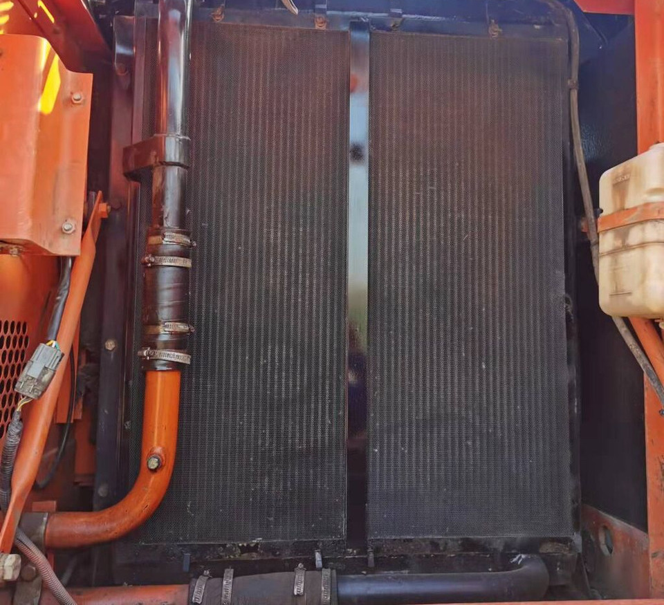 Doosan DH220LC-7 - Гусеничный экскаватор: фото 1 Doosan DH220LC-7 - Гусеничный экскаватор: фото 1