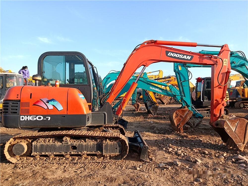 Doosan DH60-7 - Мини-экскаватор: фото 1 Doosan DH60-7 - Мини-экскаватор: фото 1
