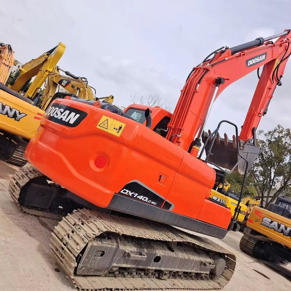 Doosan DX140 - Гусеничный экскаватор: фото 2 Doosan DX140 - Гусеничный экскаватор: фото 2