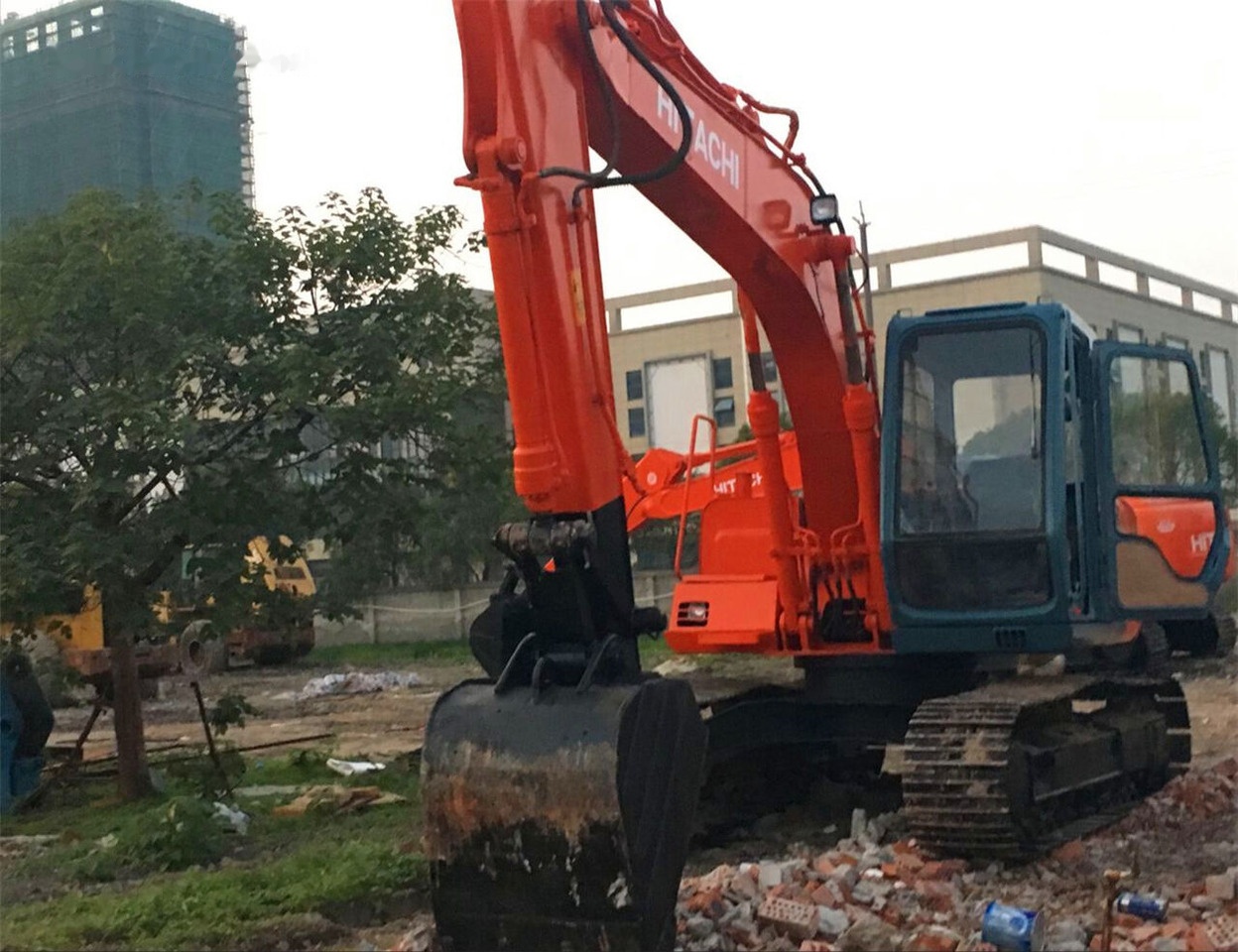 Hitachi EX120-3 - Гусеничный экскаватор: фото 5 Hitachi EX120-3 - Гусеничный экскаватор: фото 5