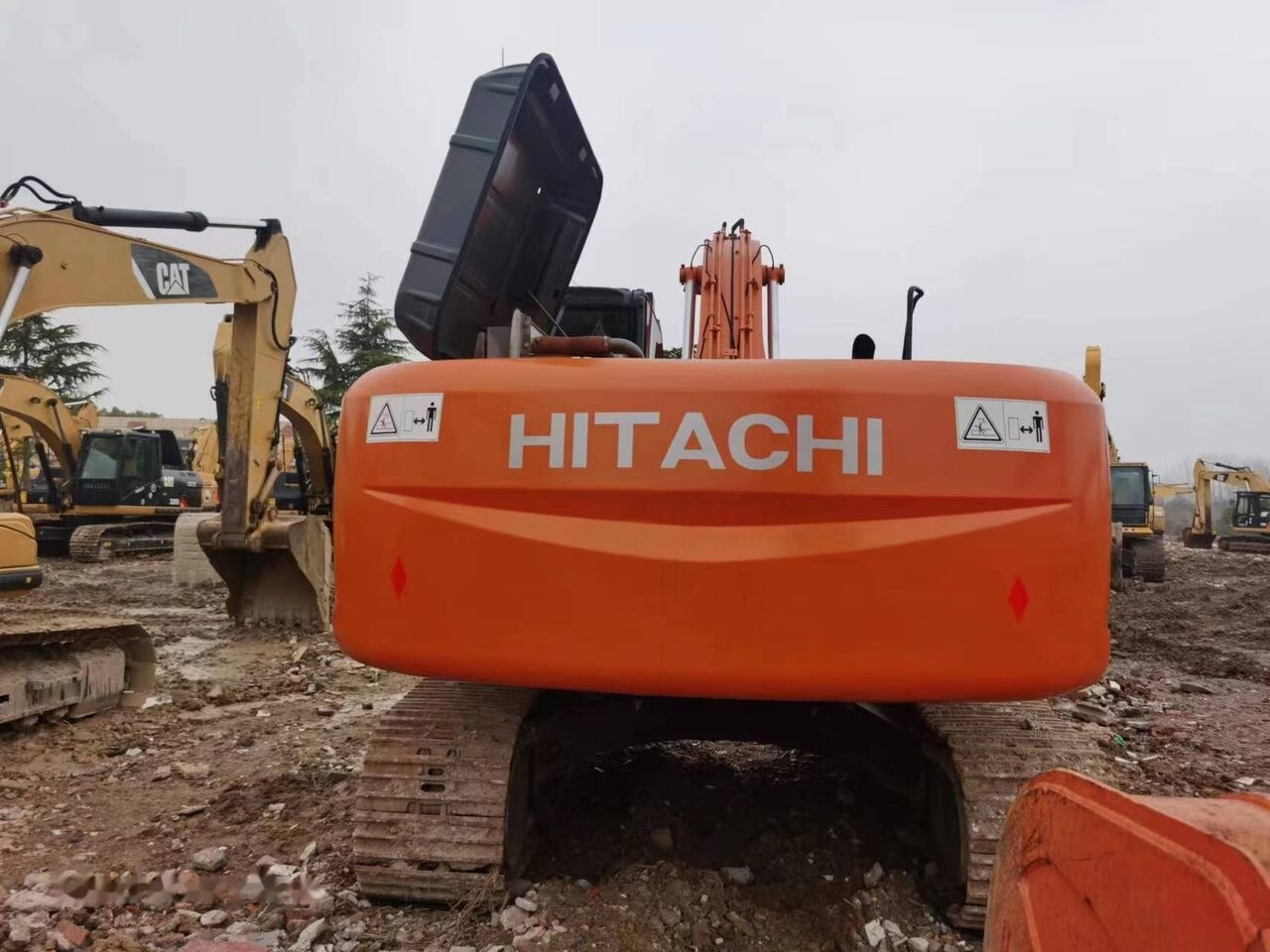 Hitachi ZX250 - Гусеничный экскаватор: фото 3 Hitachi ZX250 - Гусеничный экскаватор: фото 3