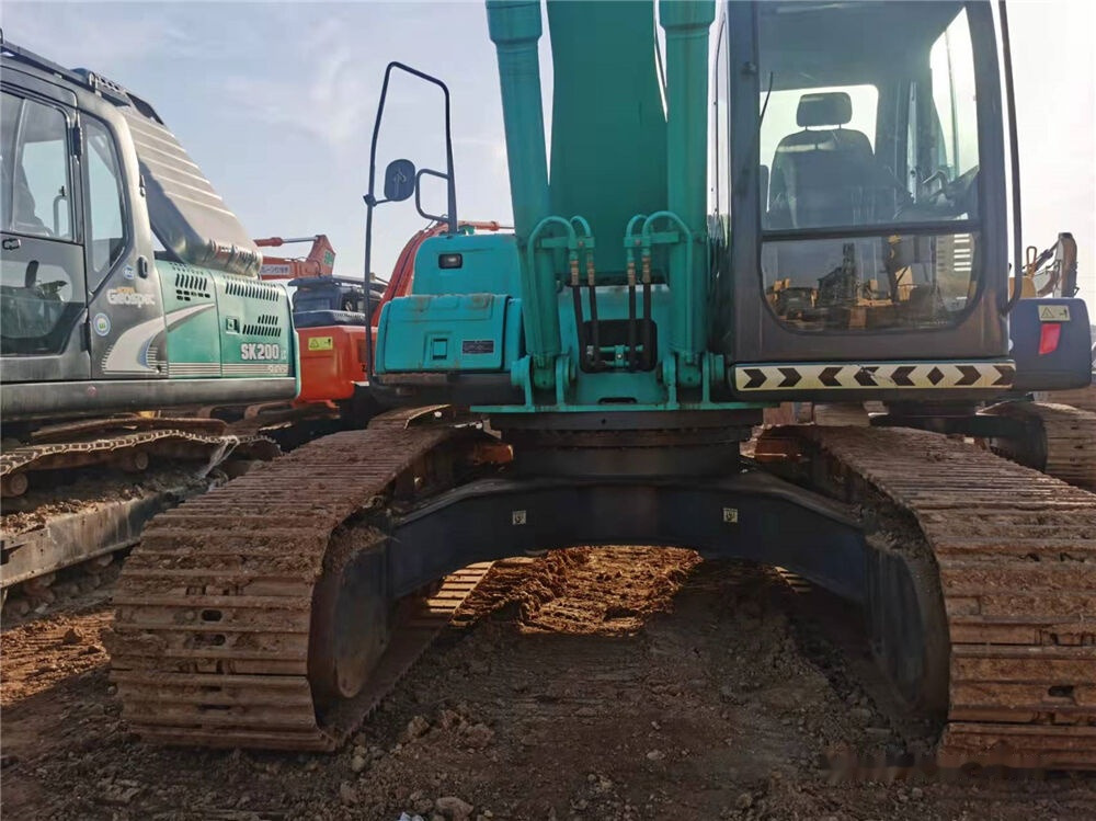 Kobelco SK210LC - Гусеничный экскаватор: фото 2 Kobelco SK210LC - Гусеничный экскаватор: фото 2