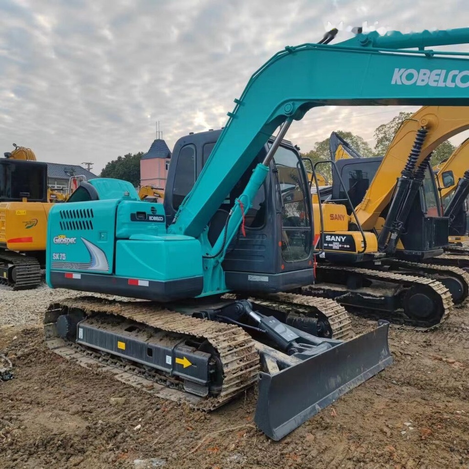 Kobelco SK75 - Мини-экскаватор: фото 1 Kobelco SK75 - Мини-экскаватор: фото 1