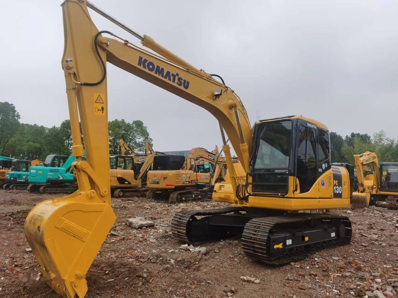 Komatsu PC130 - Гусеничный экскаватор: фото 5 Komatsu PC130 - Гусеничный экскаватор: фото 5