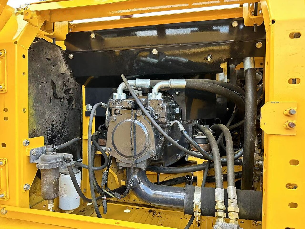 Гусеничный экскаватор Komatsu PC160: фото 7