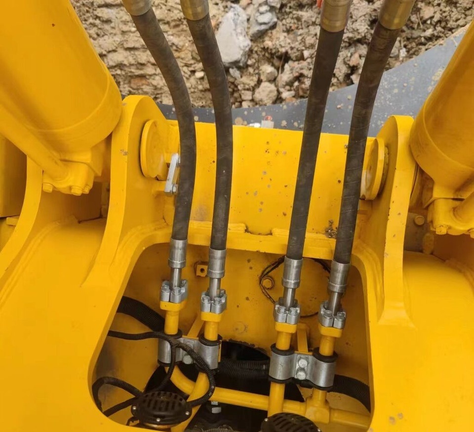 Komatsu PC220-8 - Гусеничный экскаватор: фото 4 Komatsu PC220-8 - Гусеничный экскаватор: фото 4