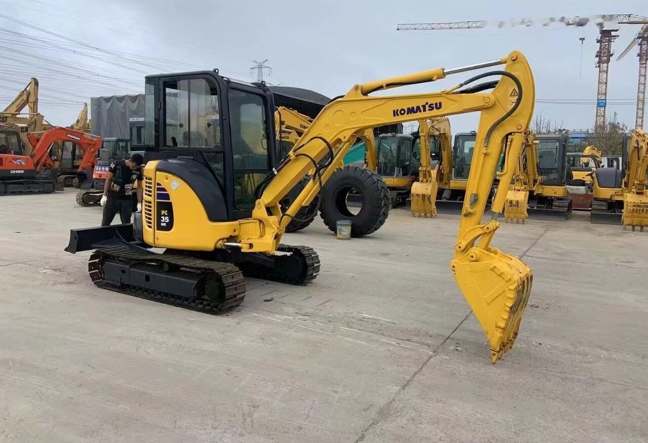 Komatsu PC35 - Мини-экскаватор: фото 3 Komatsu PC35 - Мини-экскаватор: фото 3