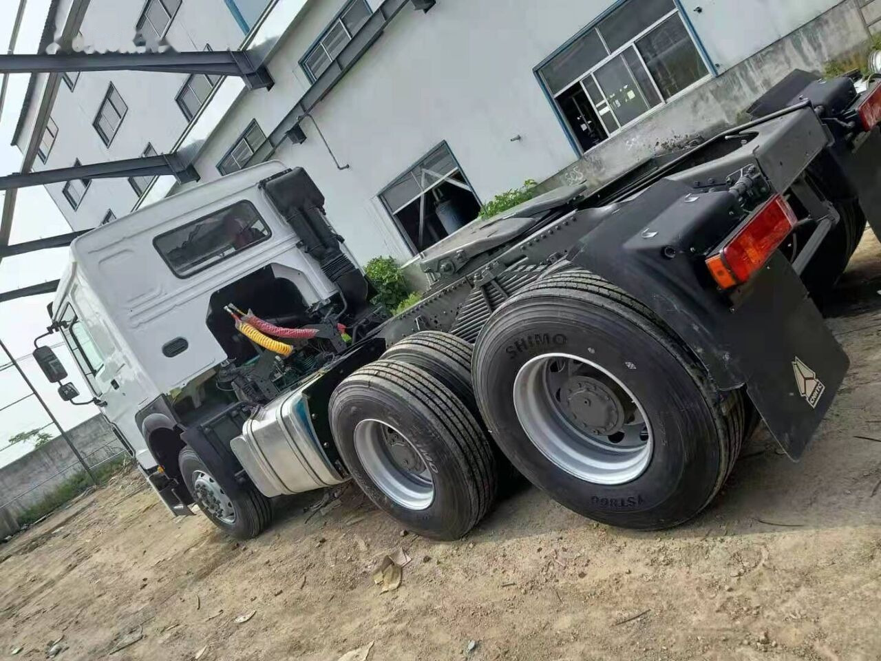Howo 371 - Тягач: фото 5 Howo 371 - Тягач: фото 5