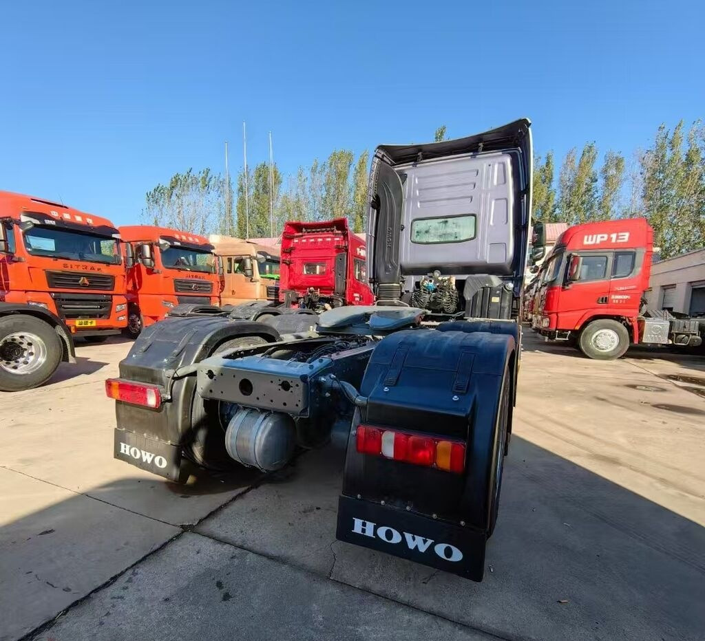 Sinotruk Howo T7H - Тягач: фото 3 Sinotruk Howo T7H - Тягач: фото 3