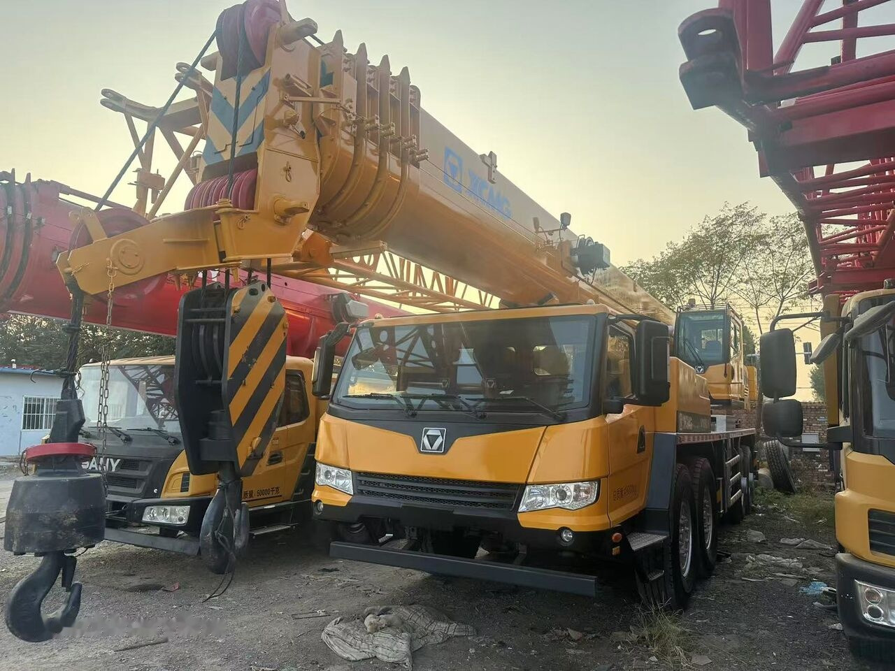 XCMG QY85k - Мобильный кран: фото 1 XCMG QY85k - Мобильный кран: фото 1