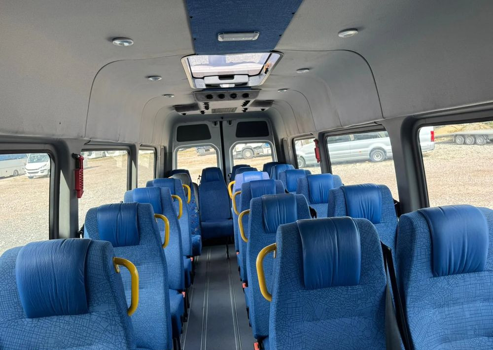 Volkswagen Crafter - Микроавтобус, Пассажирский фургон: фото 4 Volkswagen Crafter - Микроавтобус, Пассажирский фургон: фото 4