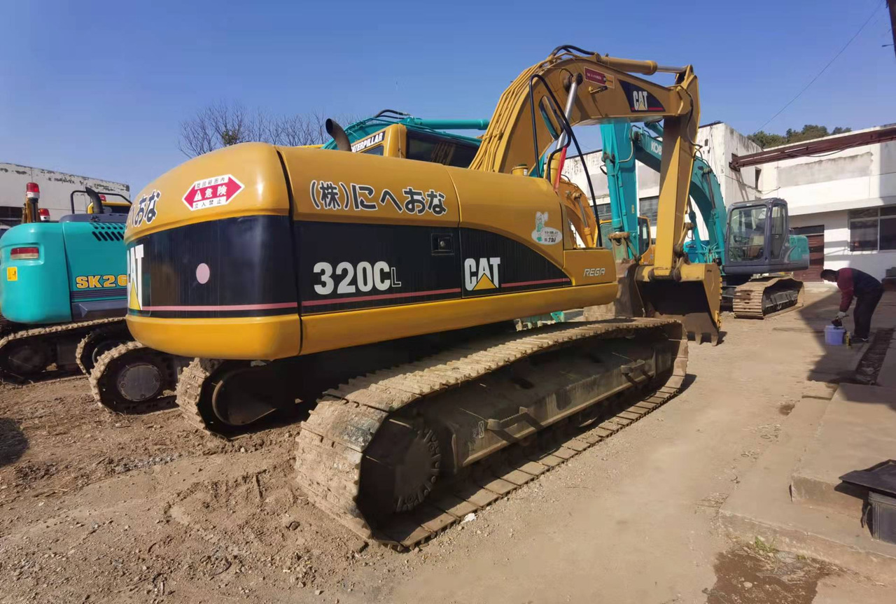 CATERPILLAR 320C - Гусеничный экскаватор: фото 1 CATERPILLAR 320C - Гусеничный экскаватор: фото 1