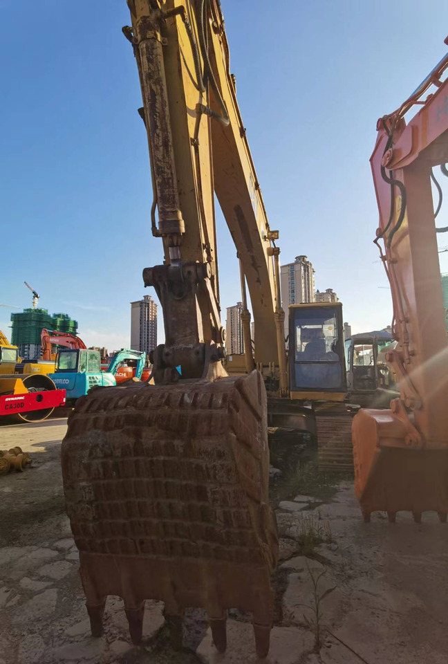 CATERPILLAR E200B - Гусеничный экскаватор: фото 2 CATERPILLAR E200B - Гусеничный экскаватор: фото 2