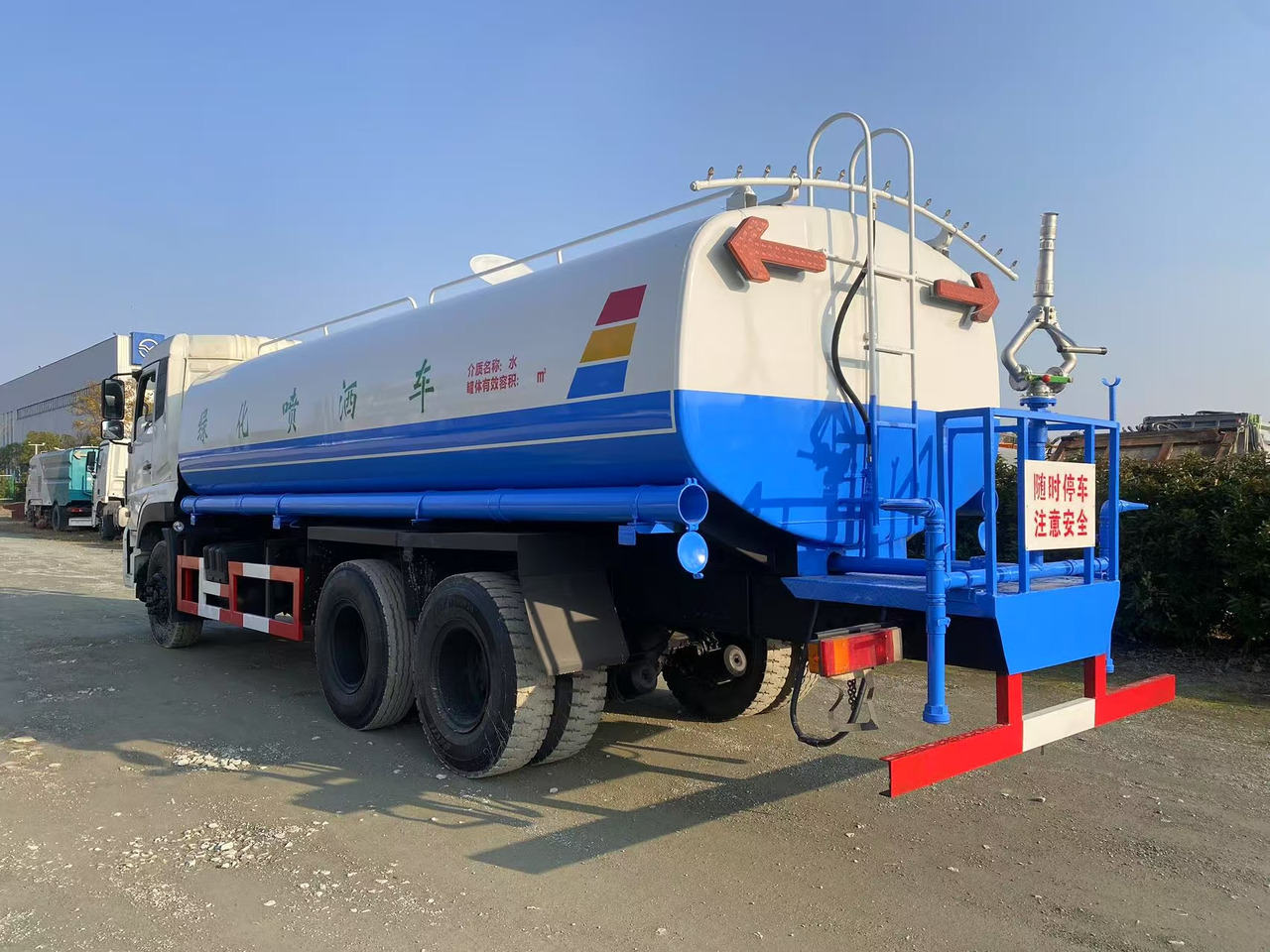 DONGFENG 20000L water truck Sprinkler - Грузовик-цистерна: фото 3 DONGFENG 20000L water truck Sprinkler - Грузовик-цистерна: фото 3