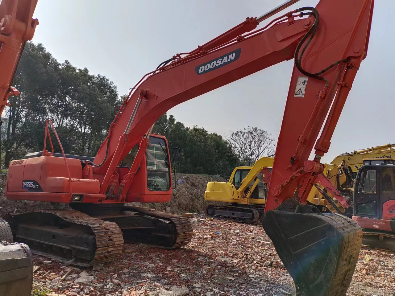 DOOSAN DH225LC-7 - Гусеничный экскаватор: фото 4 DOOSAN DH225LC-7 - Гусеничный экскаватор: фото 4