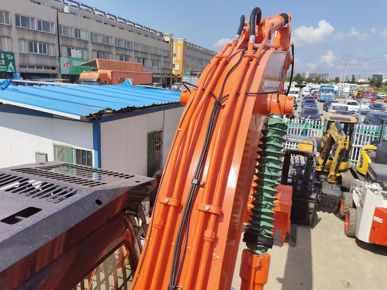 HITACHI ZX200 - Гусеничный экскаватор: фото 4 HITACHI ZX200 - Гусеничный экскаватор: фото 4