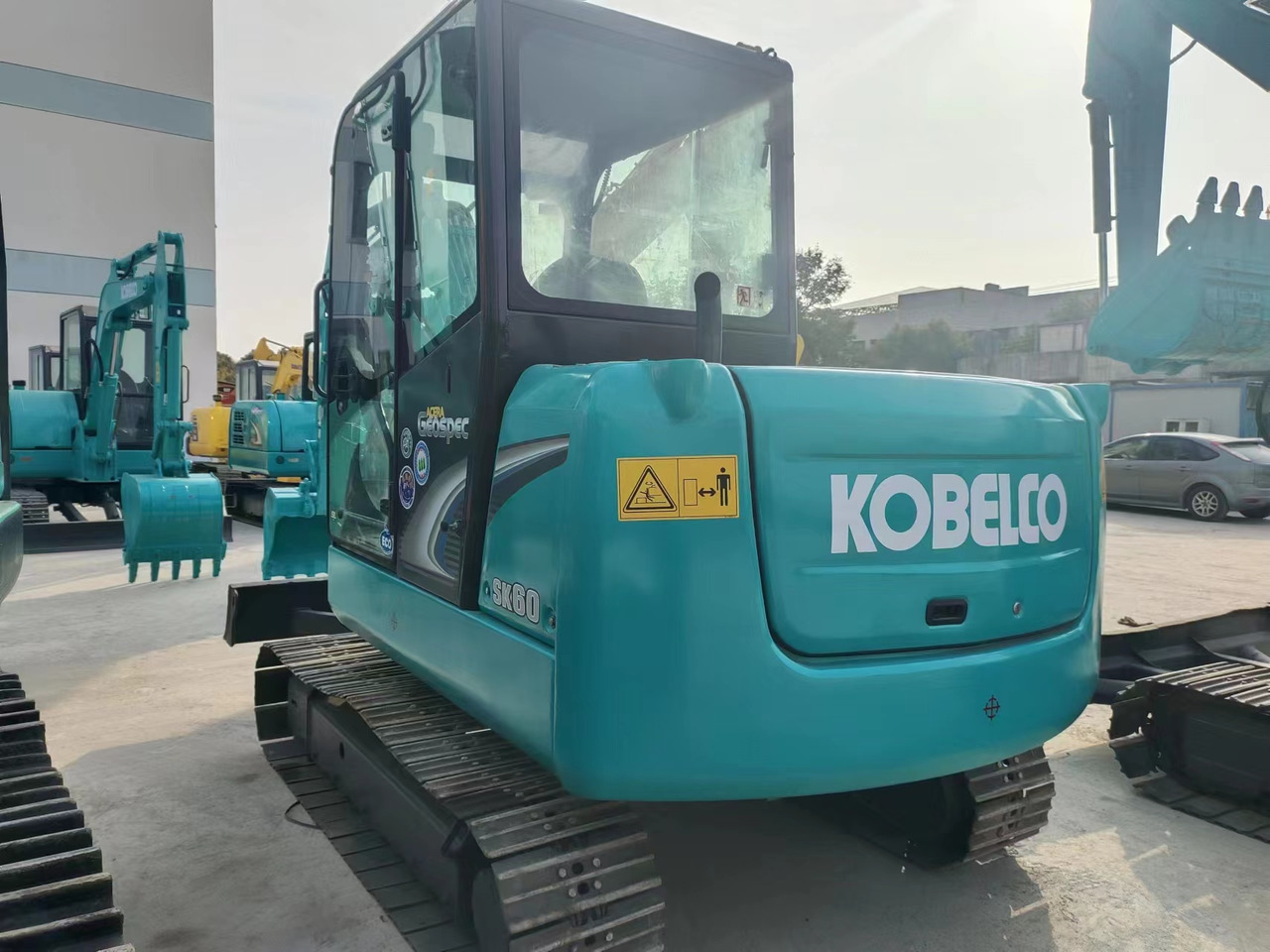 KOBELCO SK60-8 - Мини-экскаватор: фото 1 KOBELCO SK60-8 - Мини-экскаватор: фото 1