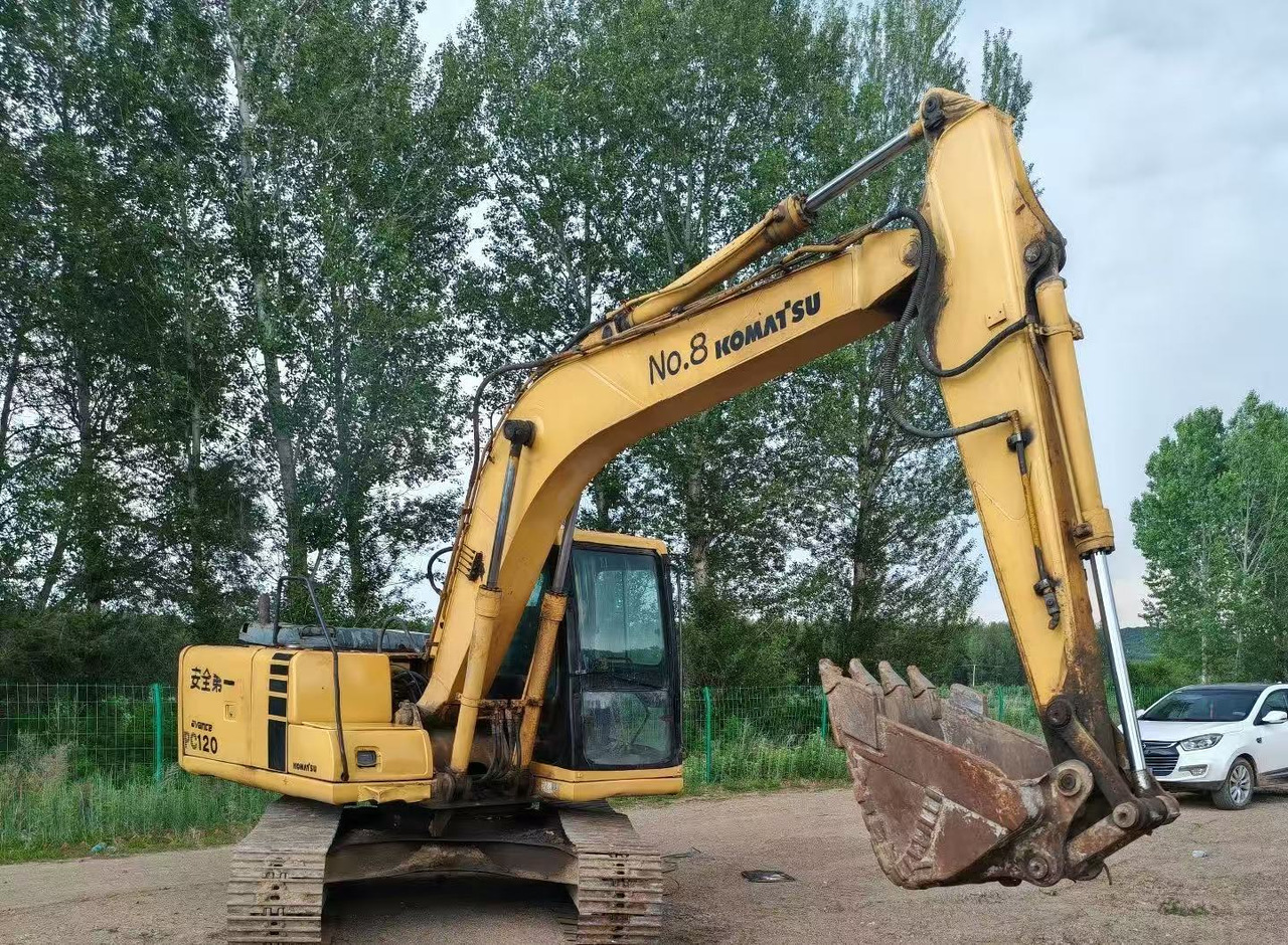 KOMATSU PC120-6 - Гусеничный экскаватор: фото 2 KOMATSU PC120-6 - Гусеничный экскаватор: фото 2