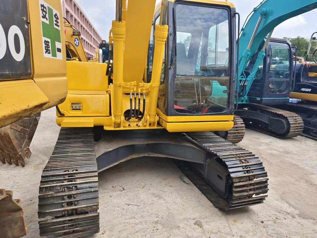 KOMATSU PC120-6 - Гусеничный экскаватор: фото 3 KOMATSU PC120-6 - Гусеничный экскаватор: фото 3
