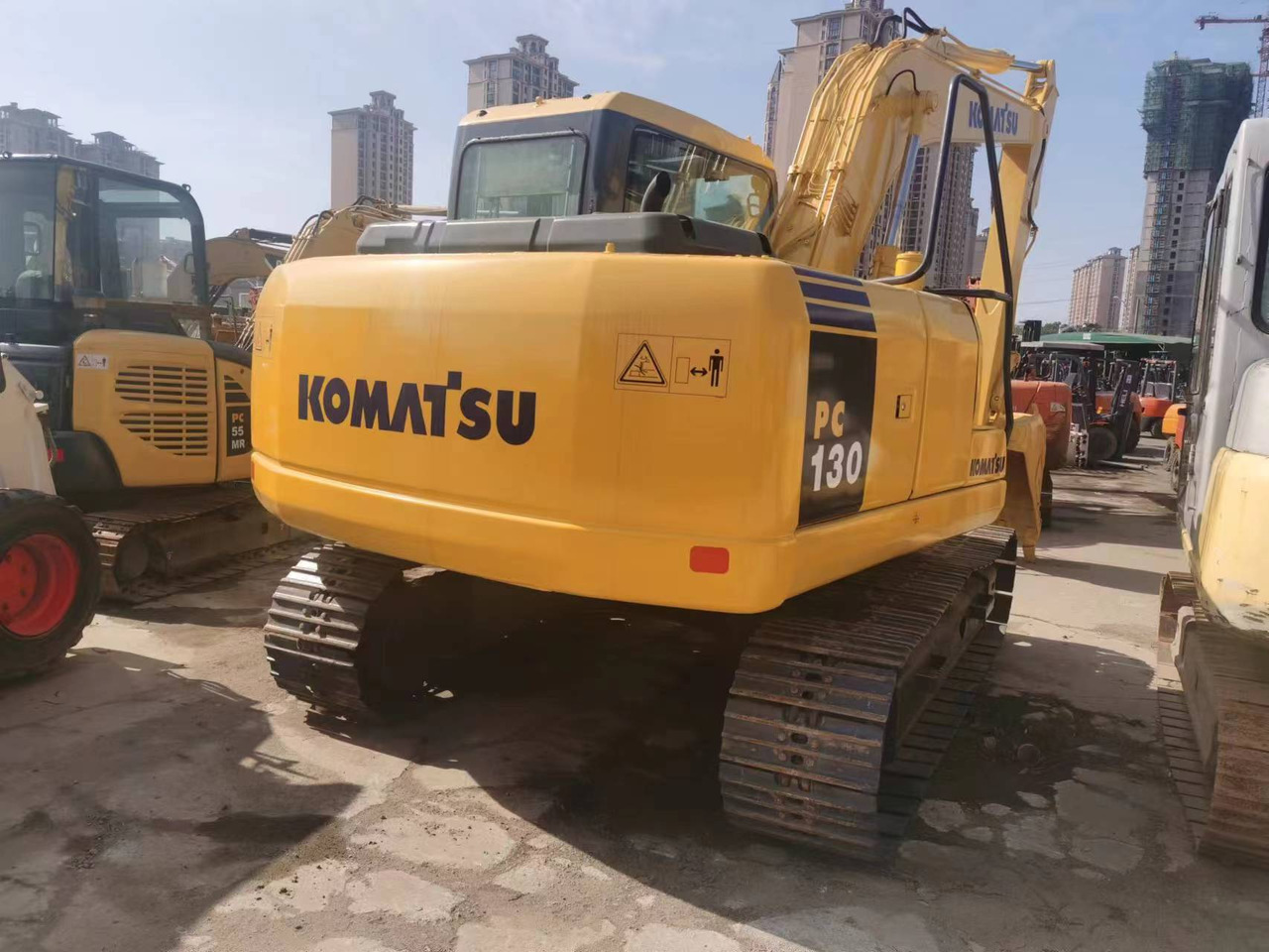 KOMATSU PC130-7 - Гусеничный экскаватор: фото 3 KOMATSU PC130-7 - Гусеничный экскаватор: фото 3
